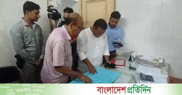 চেয়ার ফাঁকা দেখে হাজিরা খাতায় চোখ প্রতিমন্ত্রীর, কর্মকর্তা-কর্মচারীদের মাঝে শাস্তি আতঙ্ক | | বাংলাদেশ প্রতিদিন