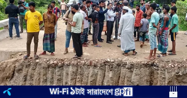 রাস্তা কেটে জঙ্গল সলিমপুরে র‌্যাবের ক্যাম্পে সন্ত্রাসীদের হামলা | | বাংলাদেশ প্রতিদিন