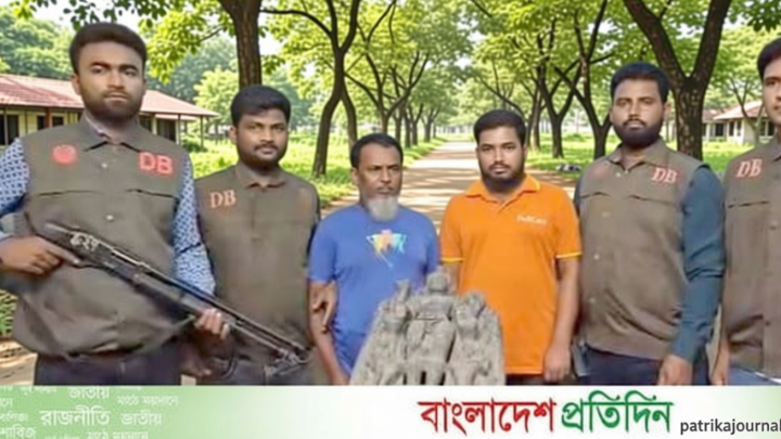 বগুড়ায় কষ্টি পাথরের বিষ্ণুমূর্তি উদ্ধার, গ্রেপ্তার ২ | | বাংলাদেশ প্রতিদিন