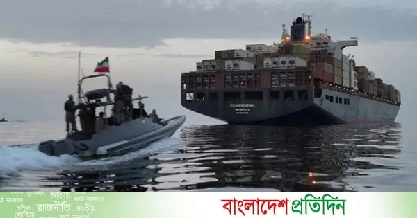 হরমুজে ফের উত্তেজনা, একাধিক ইরানি ড্রোন ভূপাতিত করার দাবি মার্কিন বাহিনীর | | বাংলাদেশ প্রতিদিন