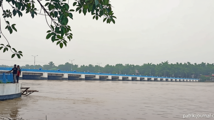 টানা বৃষ্টি ও উজানের ঢলে তিস্তার পানি বিপৎসীমা ছুঁই ছুঁই, নিম্নাঞ্চল প্লাবিত | | বাংলাদেশ প্রতিদিন